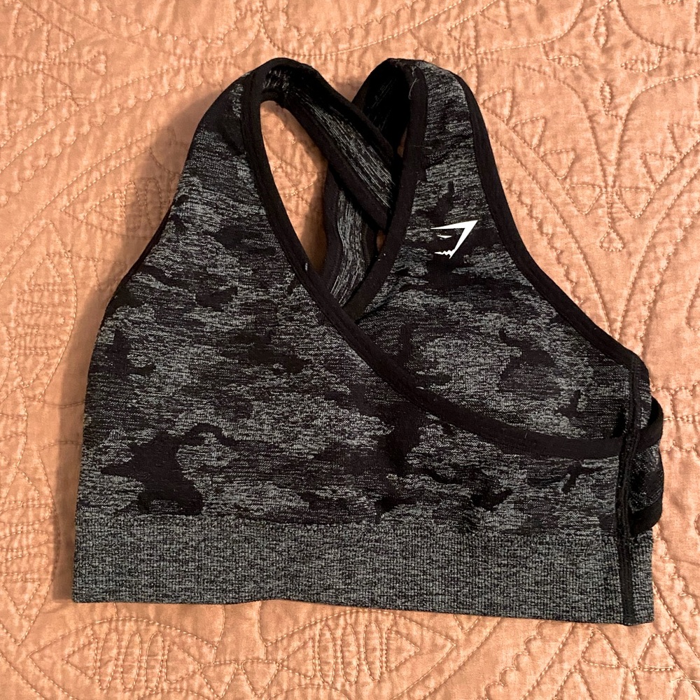 Black camo Gymshark sportsbra